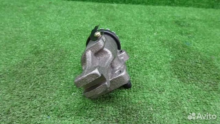 Рабочий тормозной цилиндр левый Mazda Titan