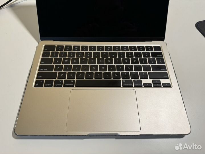 MacBook Air 13 M2 8/256 Gold