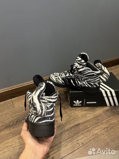 Кроссовки Adidas Jeremy Scott zebra