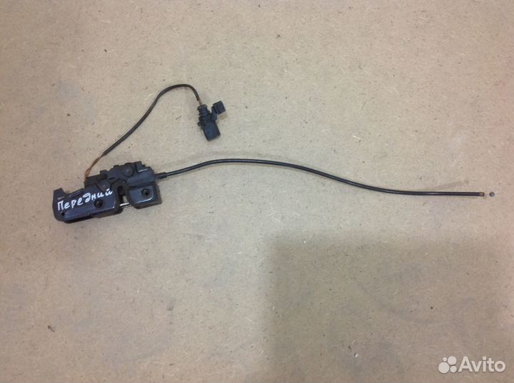 Замок и амортизаторы капота audi Q7