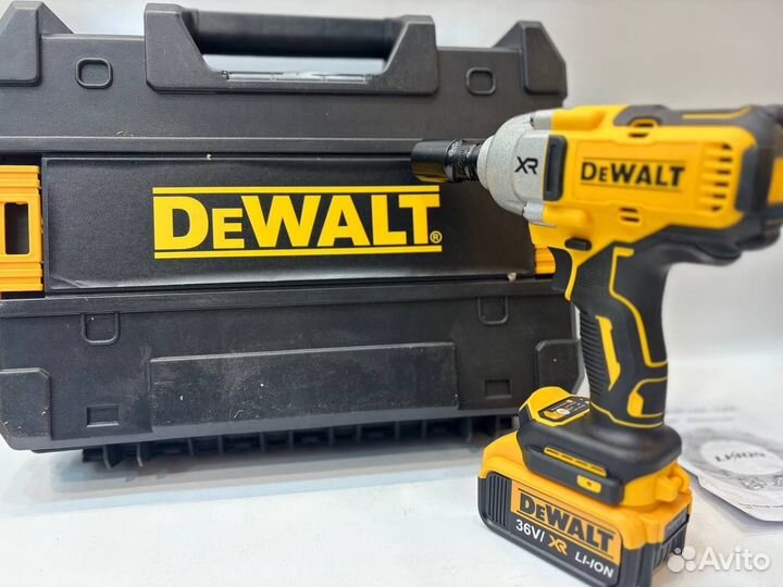 Аккумуляторный ударный гайковерт Dewalt