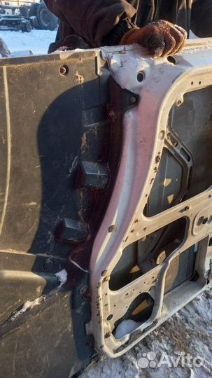 Дверь левая левая Iveco Stralis