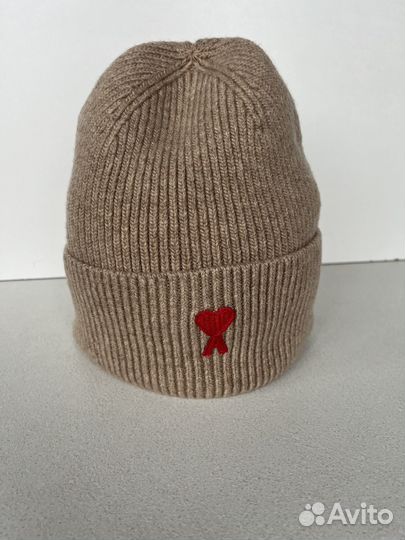 Шапка Ami бежевая