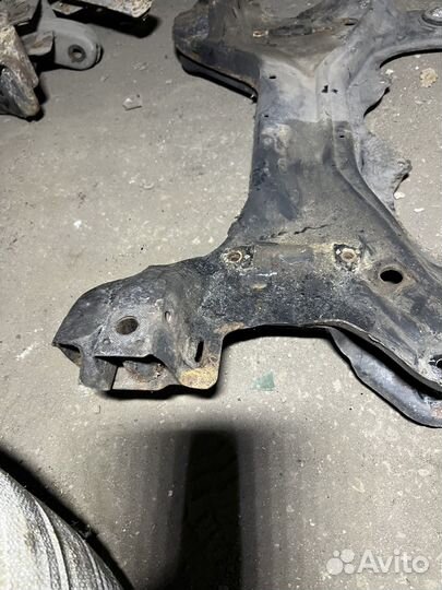 Подрамник балка подмоторная golf 4