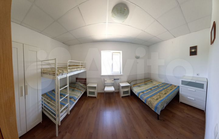 Комната 30 м² в 8-к., 1/2 эт.