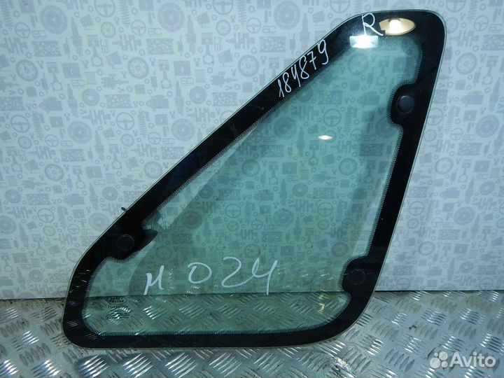 Стекло кузовное боковое правое Land Rover