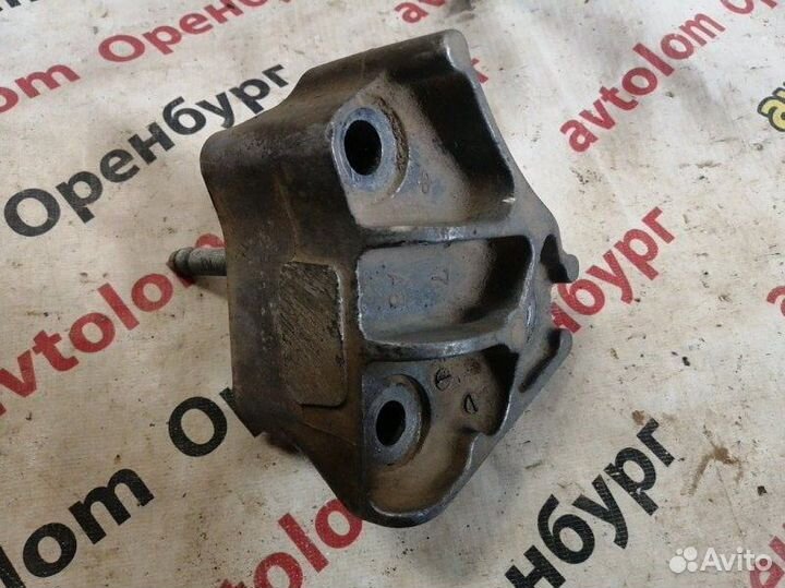 Кронштейн опоры двс Toyota Avensis T250