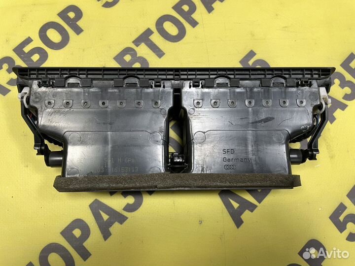 Дефлектор воздушный центральный Audi A4