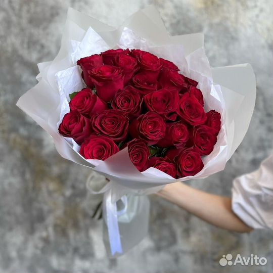 Красные розы Оптом