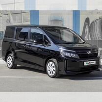 Toyota Voxy 2.0 CVT, 2014, 176 588 км, с пробегом, цена 1 699 000 руб.