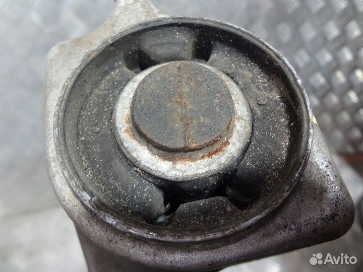 Рычаг передний нижний правый поперечный Мерседес