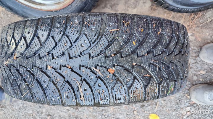 Nokian Tyres Hakkapeliitta 4 215/60 R16