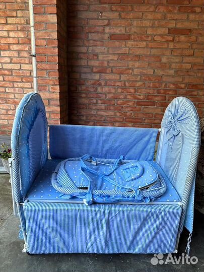 Детская кроватка