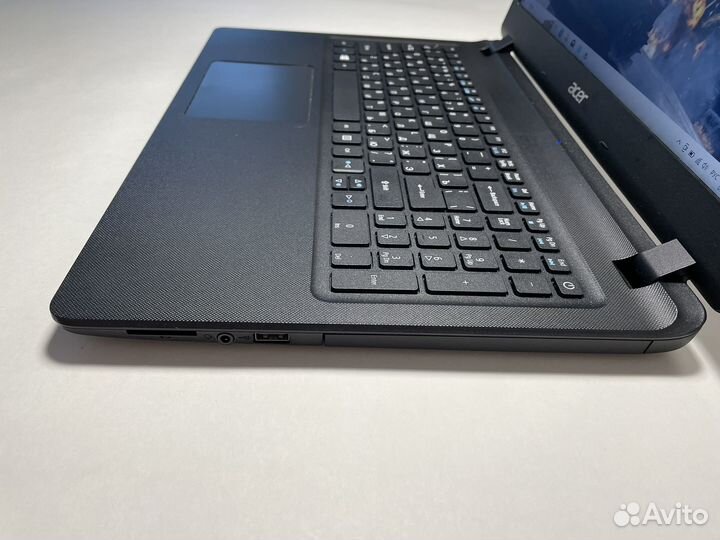 Игровой ноутбук Acer 4gb/4ядра/2видеокарты/SSD