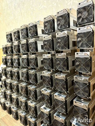 Майнер Whatsminer m30s++ 106 th /s (выдают 109-112