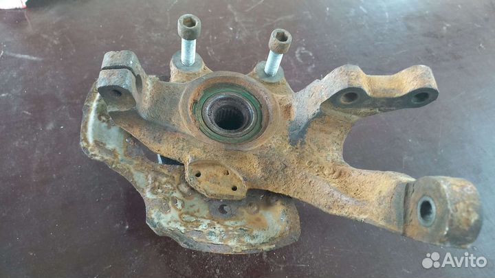 Кулак поворотный Опель Корса B