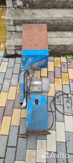 Мельница для зерна бу