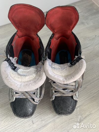 Коньки хоккейные размер 4 bauer Vapor