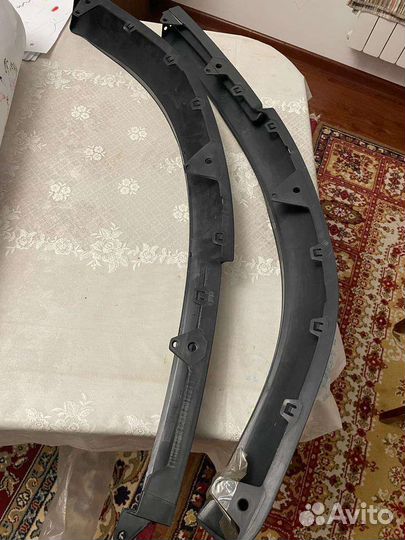 Нижняя губа бампера Toyota Avensis 2006