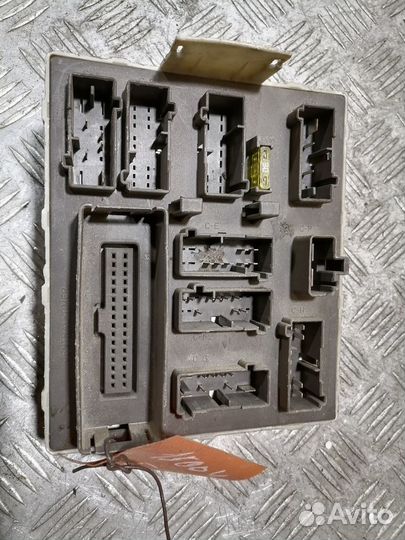 Блок предохранителей салонный Ford Focus 1998-2005