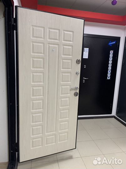 Входная дверь