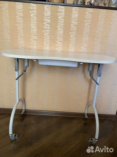 Маникюрный стол складной бу