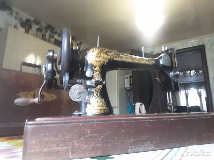 Швейная машина Зингер