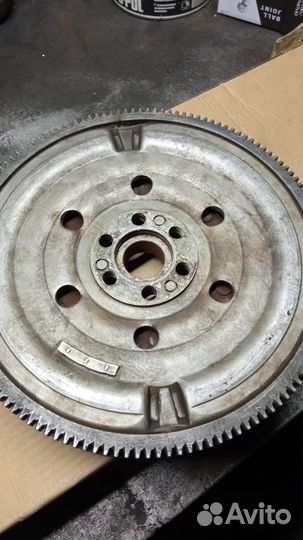 Двухмассовый маховик на Nissan Qashqai J10 MR20DE