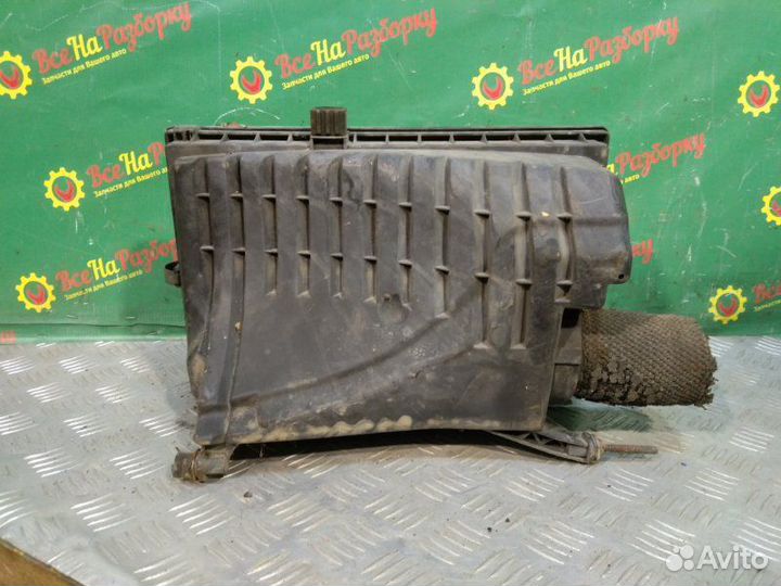 Корпус воздушного фильтра Opel Vectra B седан 1.8