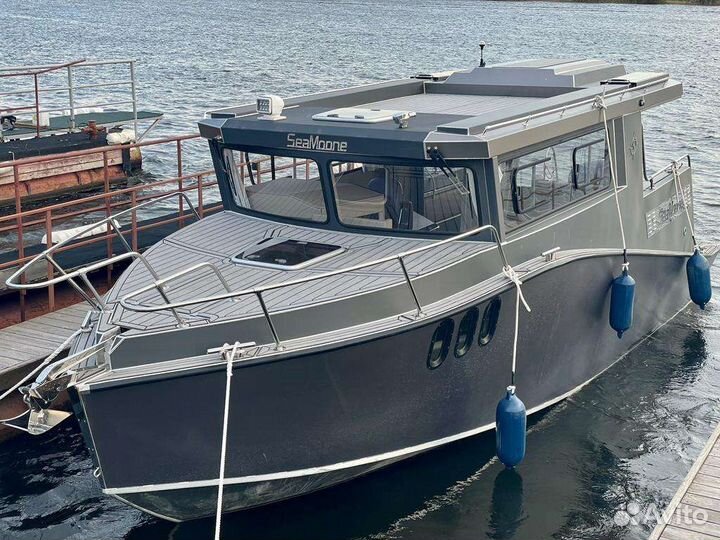 Катер 8.5 м с кабиной и каютой Seamoone 850