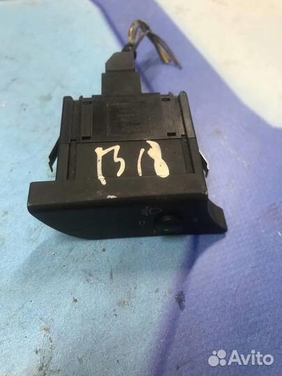 Кнопка корректора фар 8E2919094