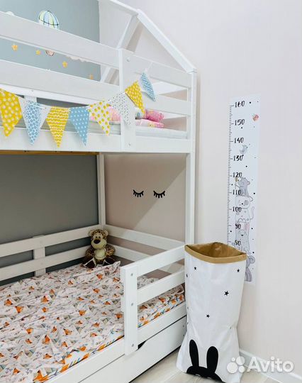 Детская двухъярусная кровать домик с комодом