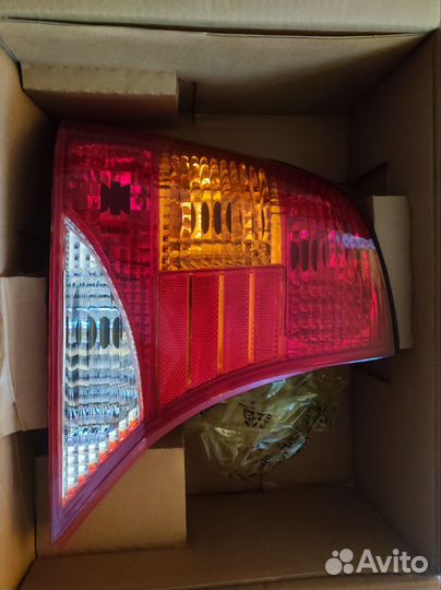 Продам заднюю левую фару Ford Focus 1