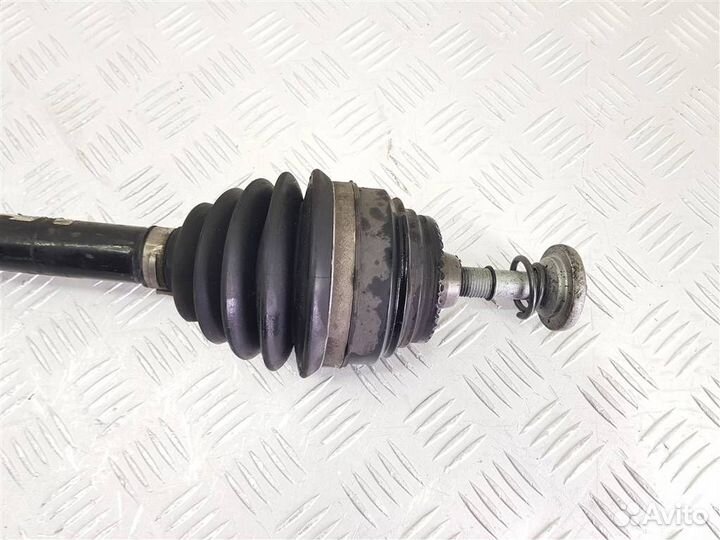 Полуось передняя левая (приводной вал, шрус) BMW