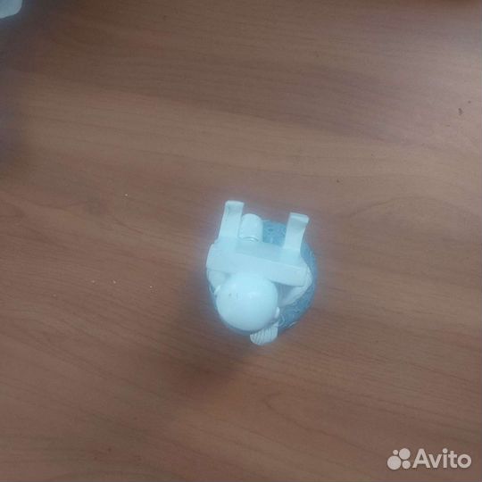 Подставка для телефона в виде космонавта