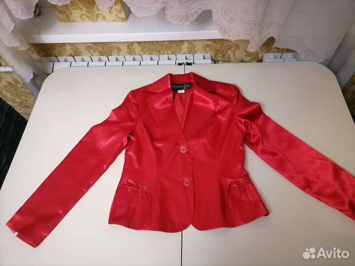 Пиджак нарядный атласный