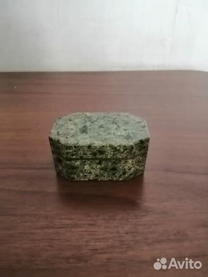 Шкатулочка из змеевика