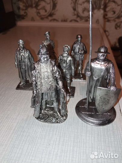 Оловянные фигуры