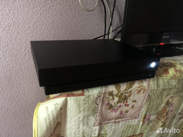 Xbox One x 1tb