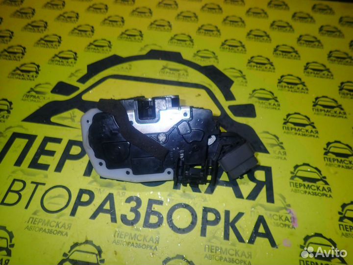 Замок двери передней правой для Nissan Juke F15