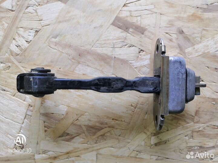 Ограничитель передней двери ниссан х-трейл Т30