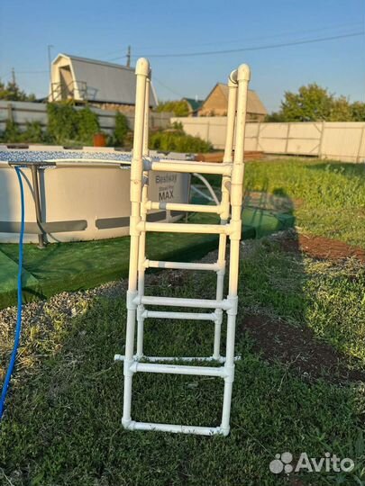 Лестница для каркасного бассейна