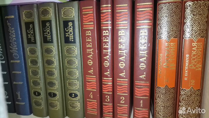 Книги в ассортиенте