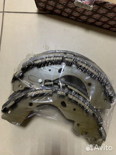 Колодки тормозные задние барабанные Navara D40