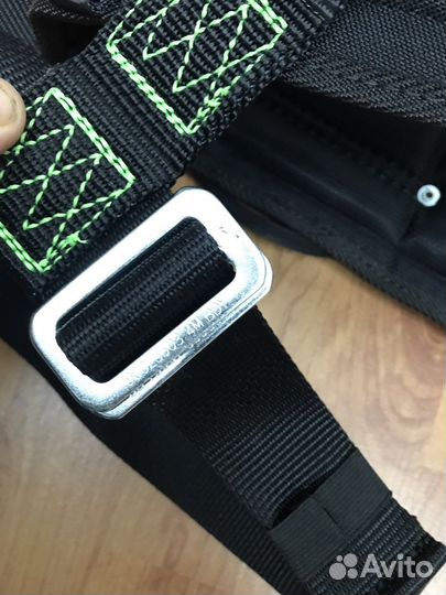 Страховочная привязь