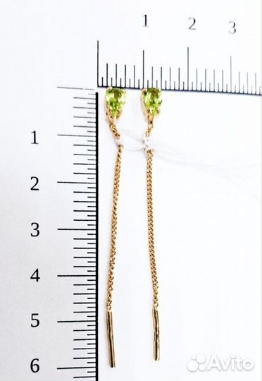 Золотые серьги с камнем