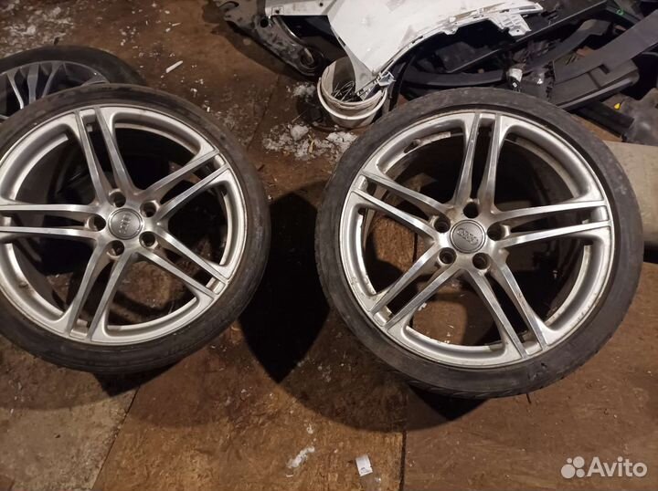 2 колёса на дисках кованных Audi R8 R19