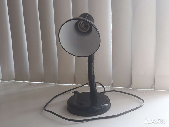 Лампа настольная