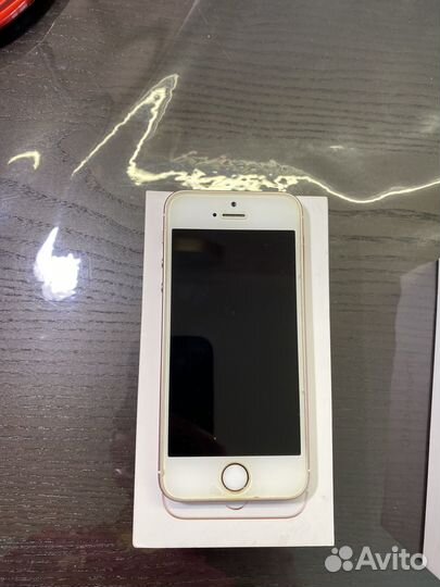 iPhone SE, 32 ГБ