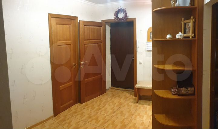 2-к. квартира, 57 м², 2/5 эт.